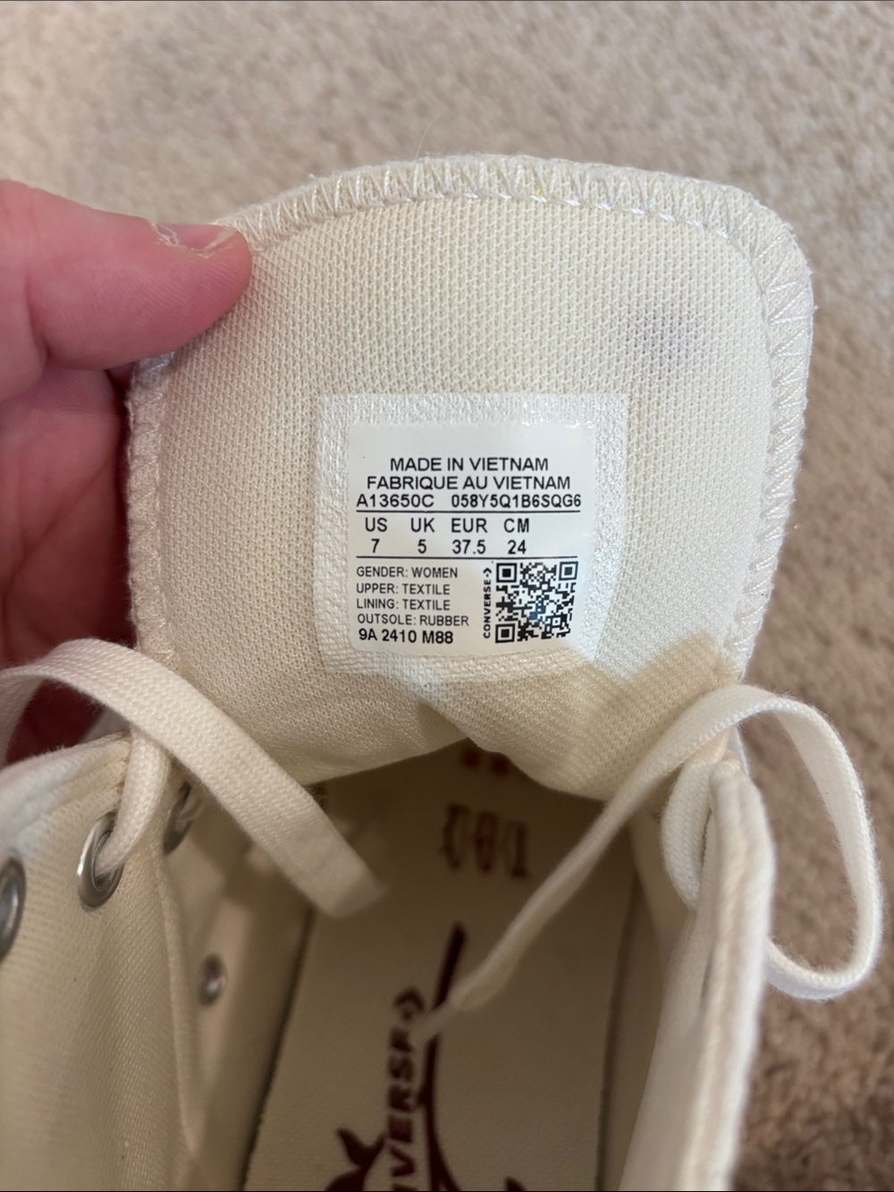 Converse White High-Top Sneakers with Red Heart Details - Picture 2 of 6